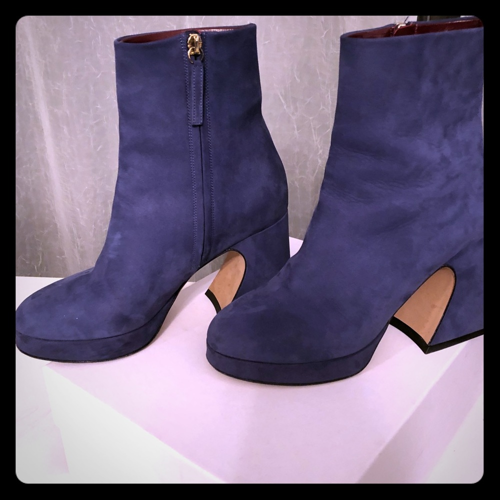 Gorgeous Sies Marjan Suede Boots Size 7- Italy